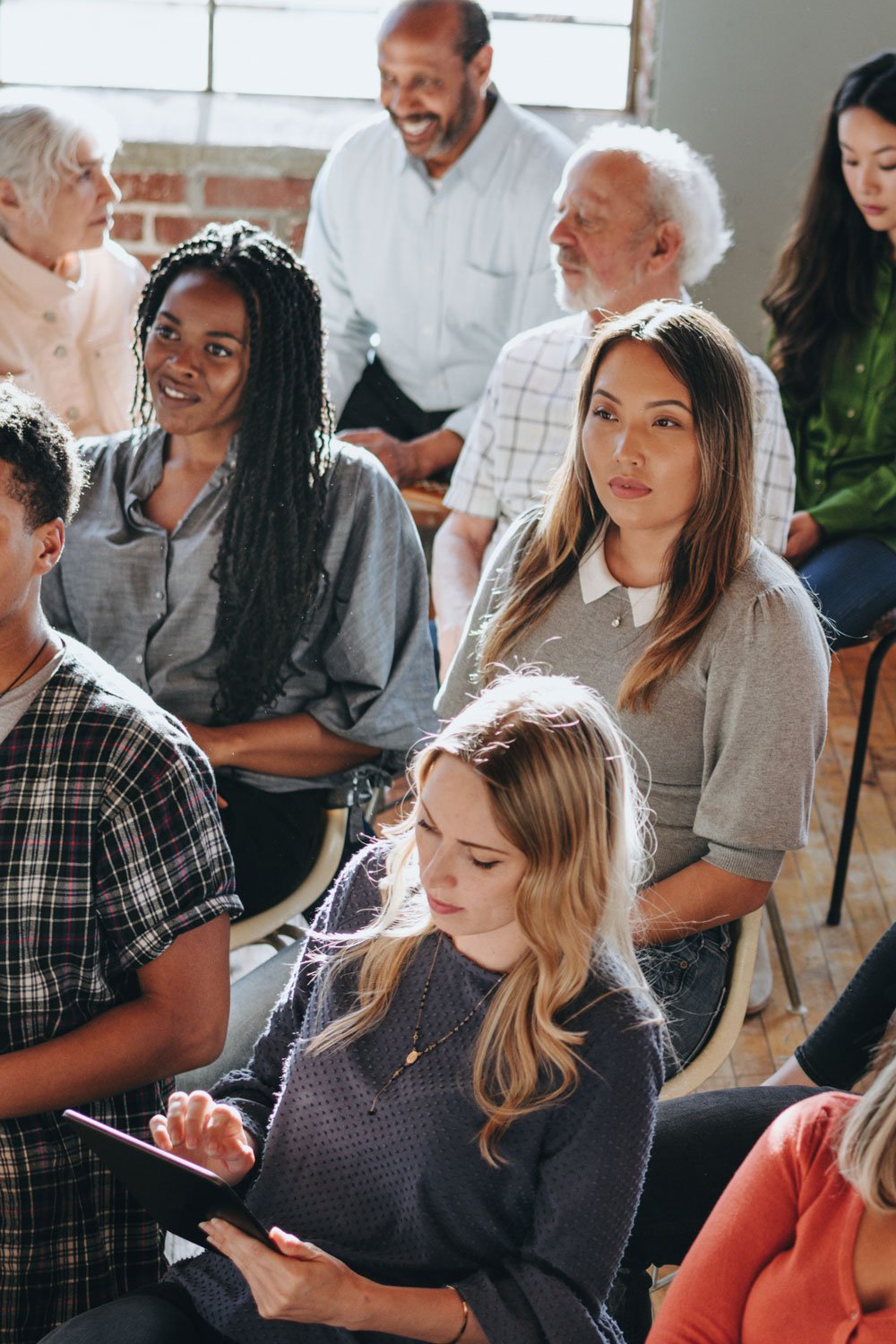 diverse-people-seminar
